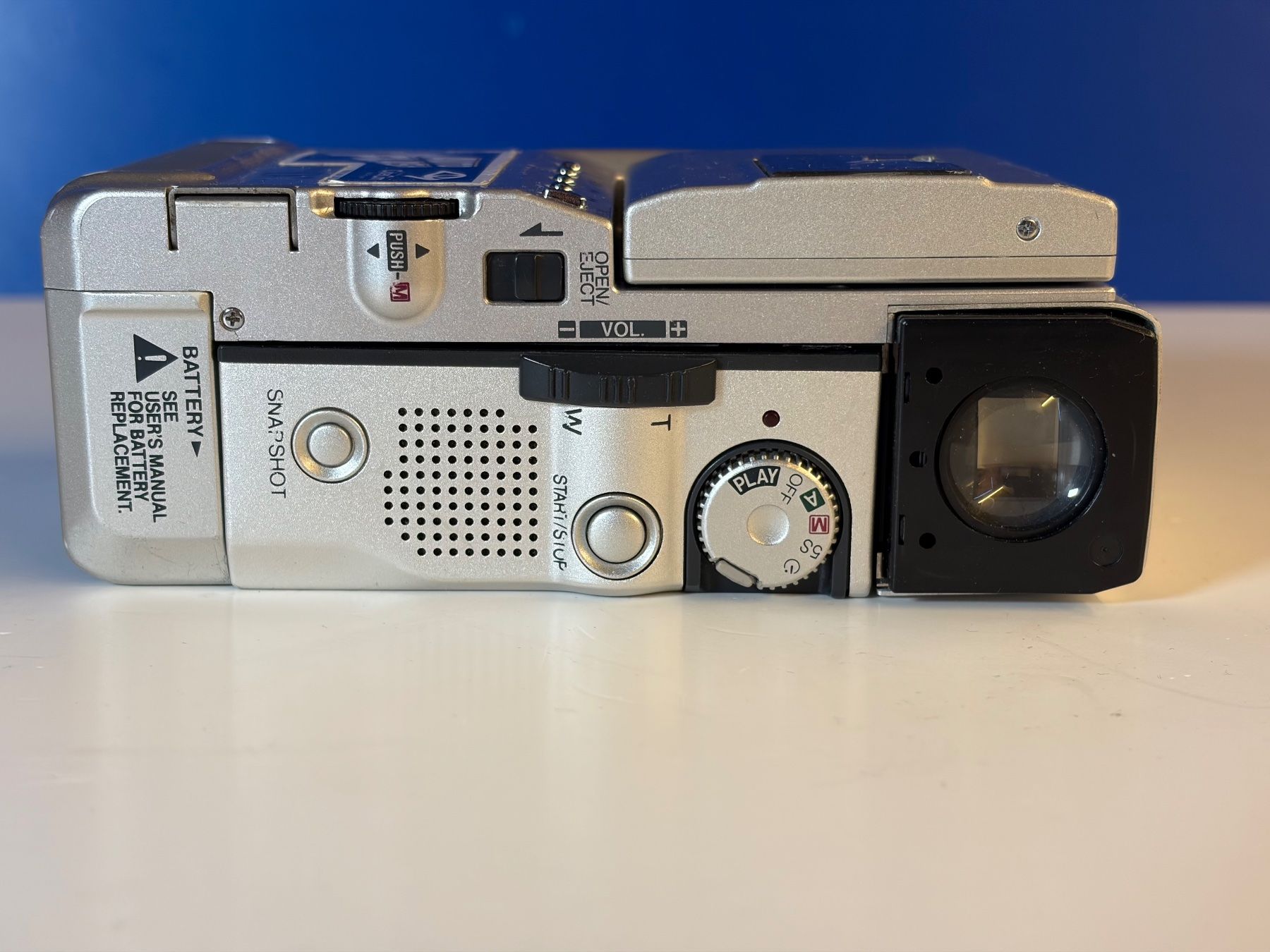 JVC Videocamere: JVC GR-DVX, 1997 – Usato da Chur venduto da irog2021 4