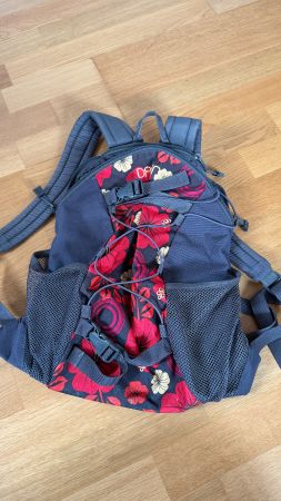 DAKINE Rucksack Blumenmuster, guter Zustand!