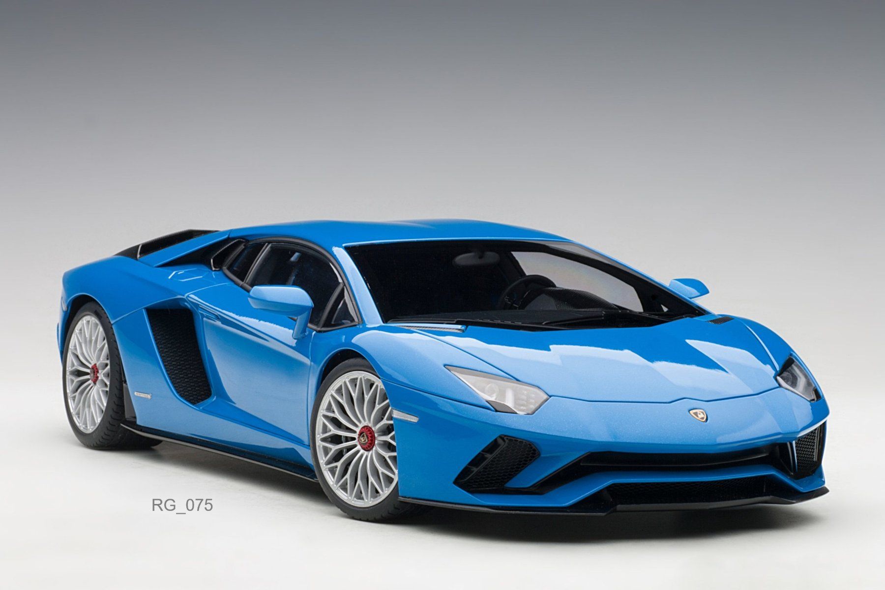 Autoart Modellautos: Lamborghini Aventador S 1:18 – Neu und originalverpackt aus Ulisbach von mironebraska 2