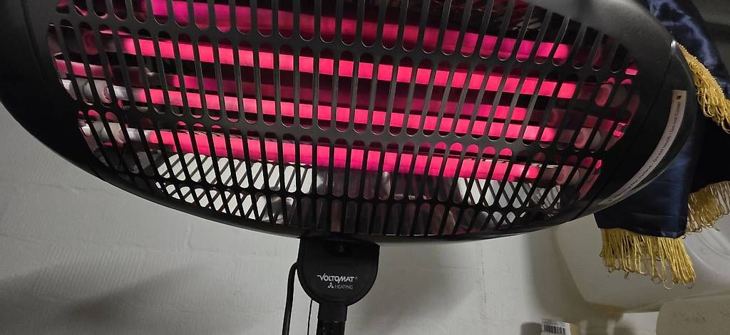 Radiatori: Voltomat Heating PNH-2000DI – Usato da Dietikon venduto da AzumangerEnjoyer