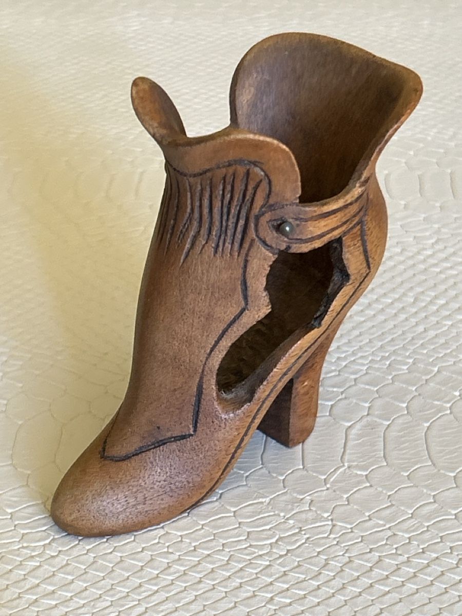 Tutte le decorazioni: Antiker Holzschuh Absatzschuh geschnitzt – Usato da Düdingen venduto da Reconflo 1