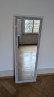 Grosser Spiegel mit Holzrahmen im Shabby-chic-Look!