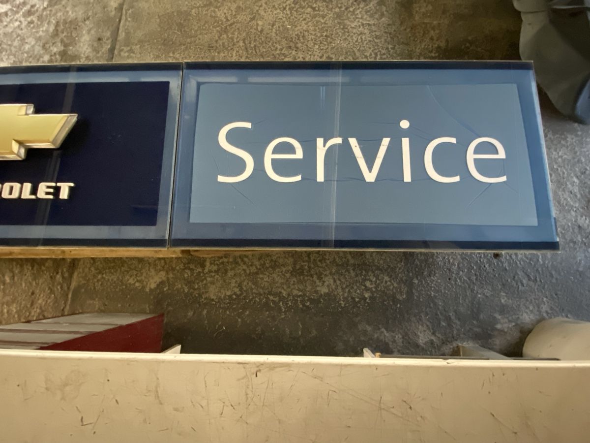Chevrolet Schilder: Leuchtreklame Chevrolet Service – Gebraucht aus Hägglingen von Karin0802 6