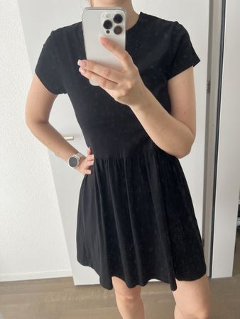 Schwarzes Sommerkleid