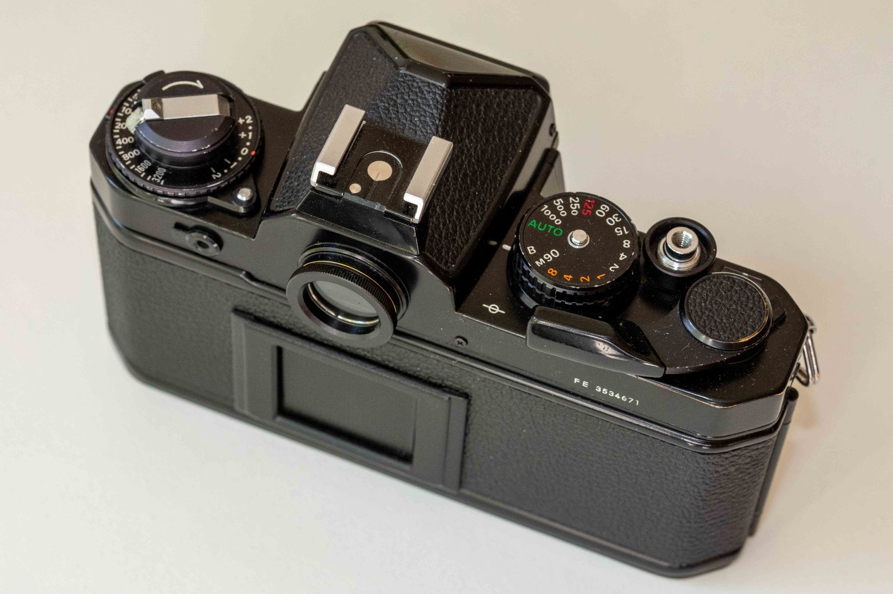 Nikon Fotocamera: Nikon FE - revidiert – Usato da Schwerzenbach venduto da floridan 5