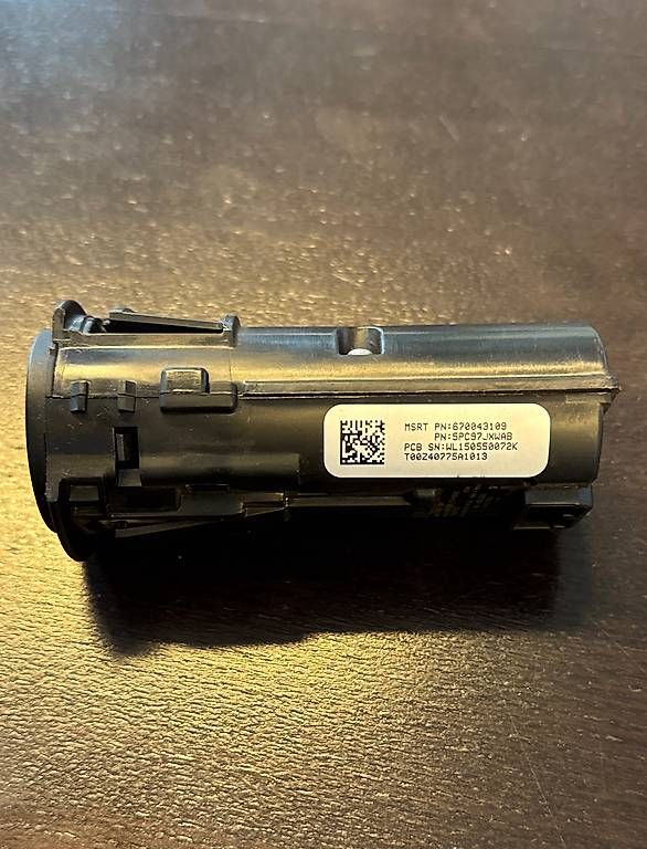 Alle Autoersatzteile: Startknopf 670043109 – Gebraucht aus Zürich von but_2gsm 1