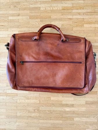 Sac de voyage en cuir vintage chic pour vos escapades d'é...
