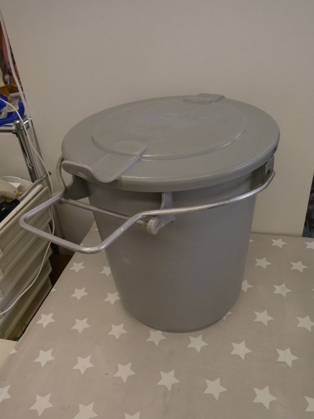 Ochsner Cestini per rifiuti: Ochsner Kübel Kunststoff Plastik 22 L – Usato da Rafz venduto da Powacaddy