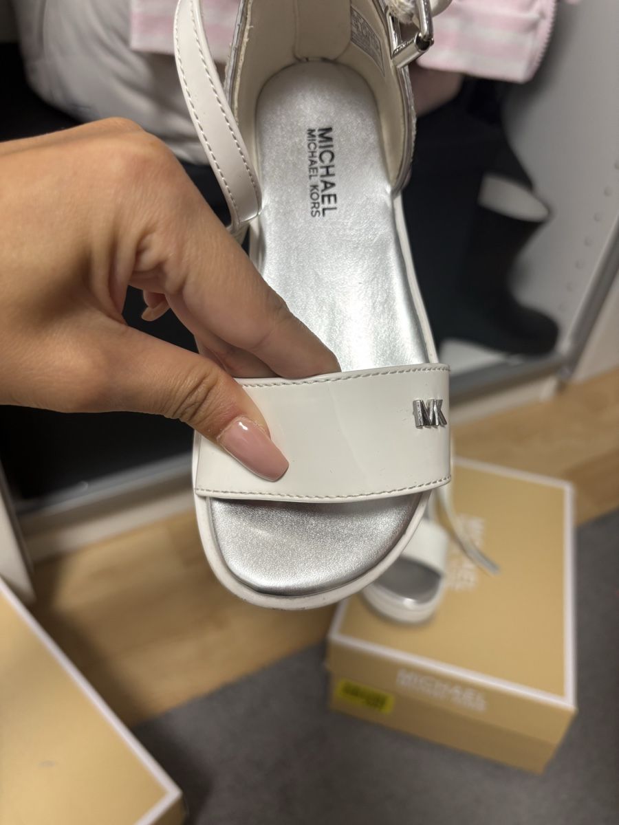 Michael Kors Scarpe per ragazzi: Kinder Sandale MK gr. 28 – Usato da Spreitenbach venduto da Armadio_Draghetti 4