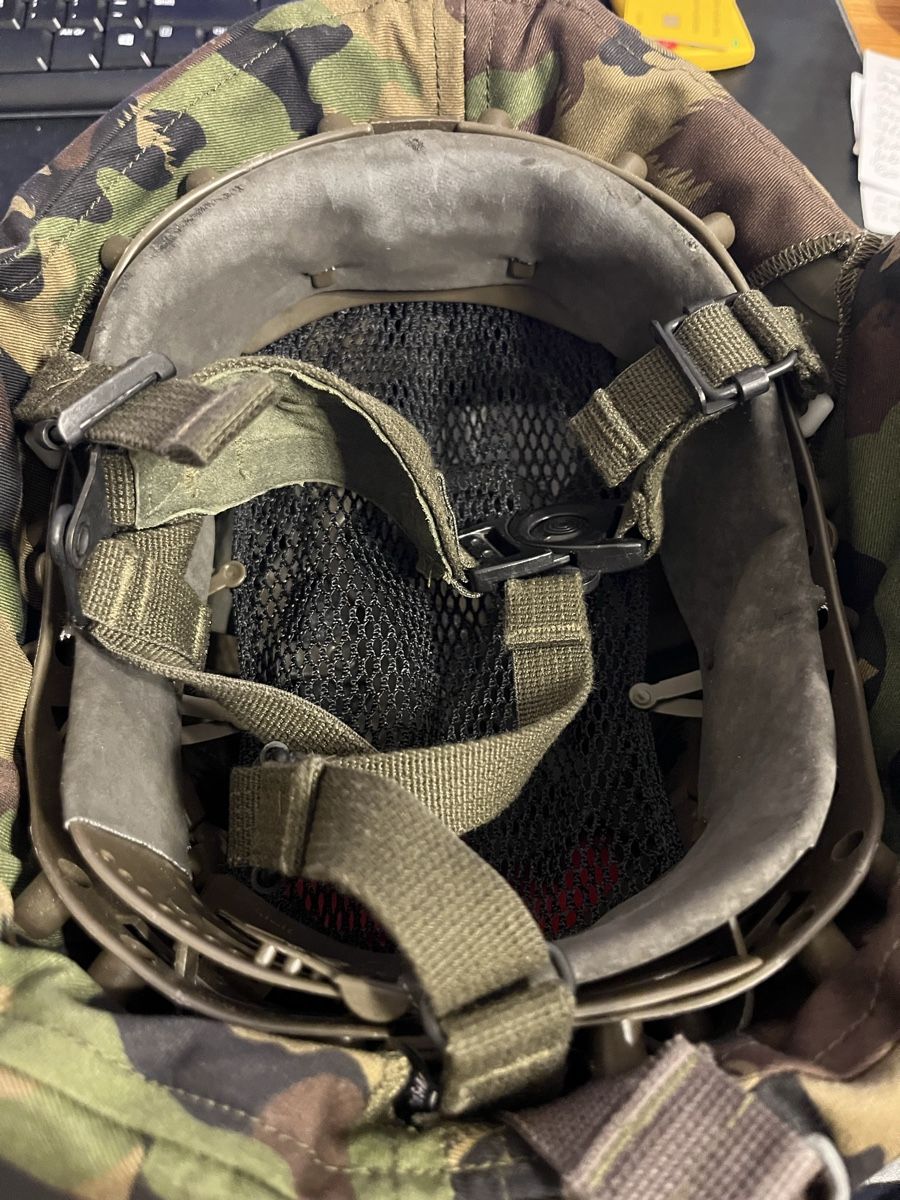 Uniformi: Helm  – Usato da Brunnen venduto da Duschi1 1