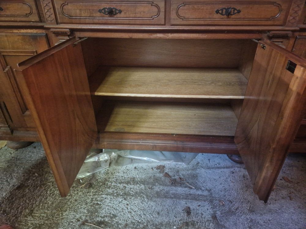 Buffets: Buffet-Schrank aus Massivholz mit viel Stauraum! – D'occasion à Bleienbach par radcat 5