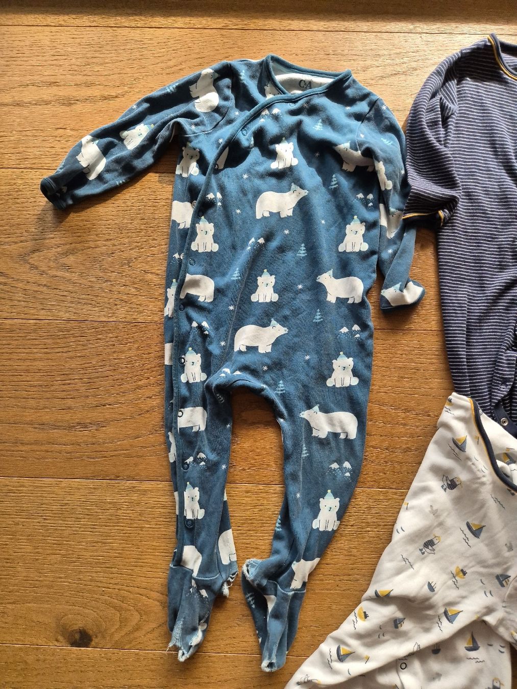 Lots de vêtements: Pyjama Set – D'occasion à Kollbrunn par guernsey11 1