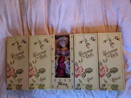 VICTORIAN DOLLS 5x Puppen verpackt