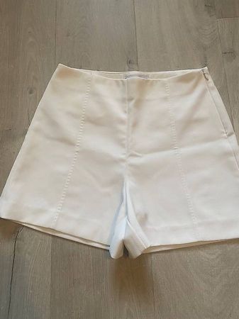 Short pour femmes, acheter chez Mango 