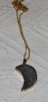 Collier lune en agate naturelle grise et doré ✨🌙