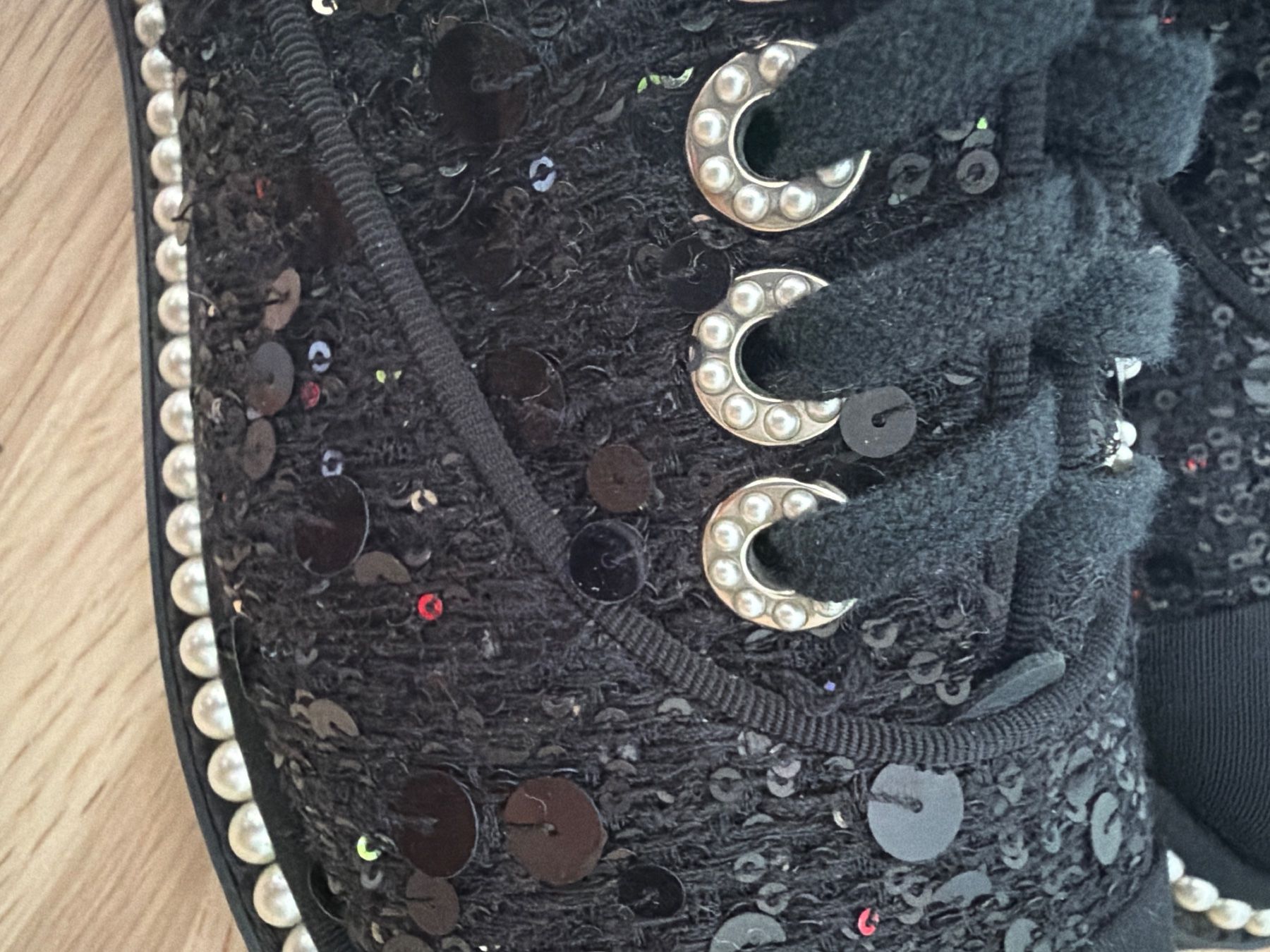 Chanel Scarpe da donna: LAST PRICE Chanel noires paillettes et perles – Nuovo (secondo la descrizione) da Cologny venduto da PINKCLOSET 8