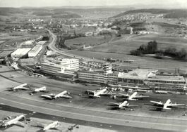 ZÜRICH Flugaufnahme Flughafen - Flugzeug