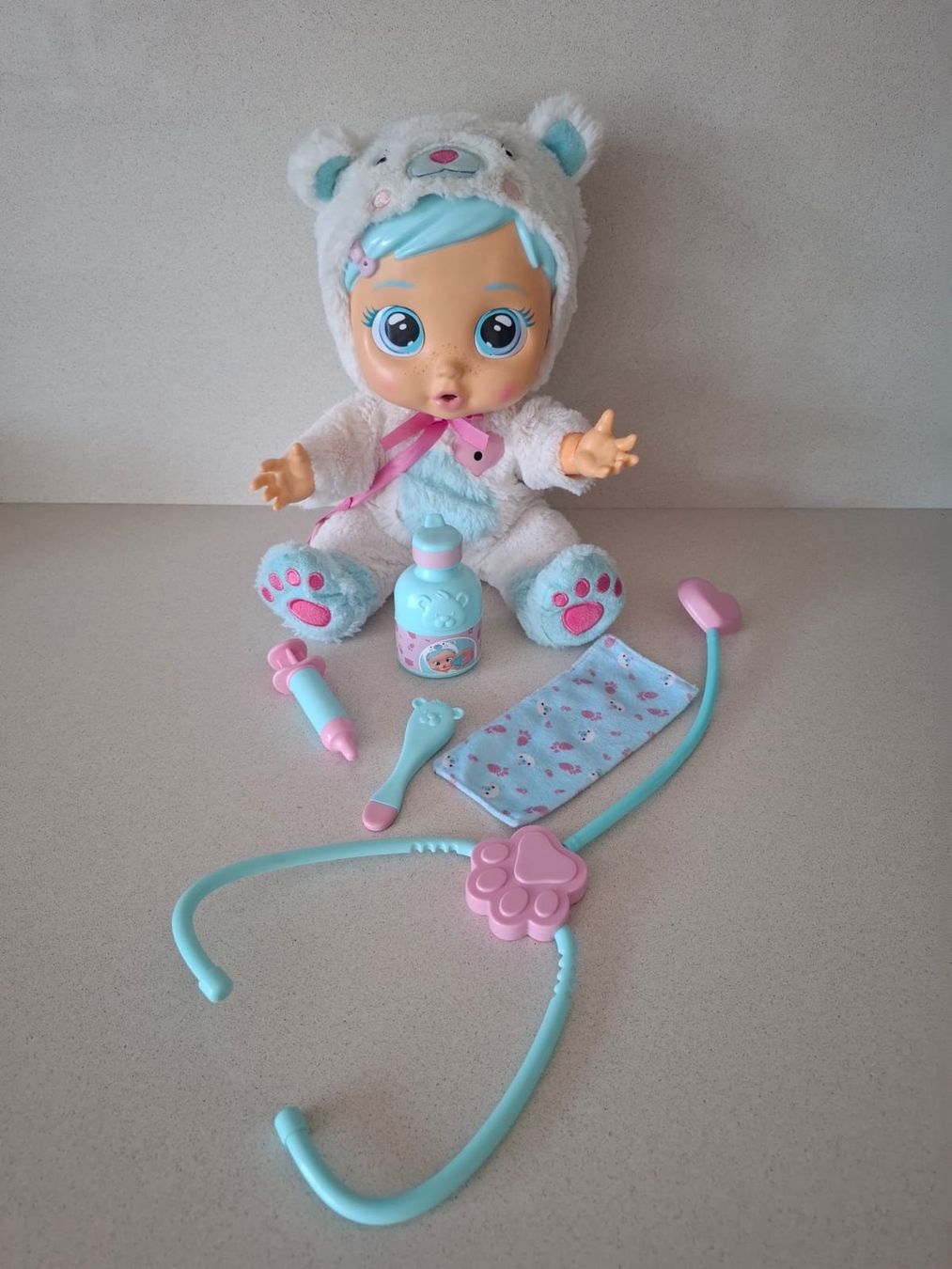 Bambole: Cry Babies Puppe, Kristal die krank wird, interaktive Puppe – Usato da Massagno venduto da Michaela.F