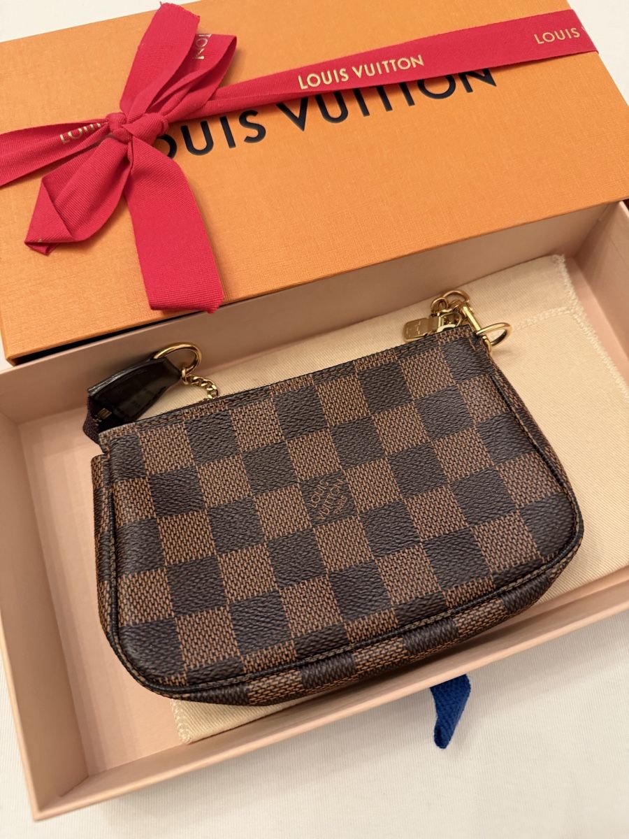 Louis Vuitton Taschen für Damen: Pochette Mini Louis Vuitton  – Gebraucht aus Allschwil von Figidindia 1