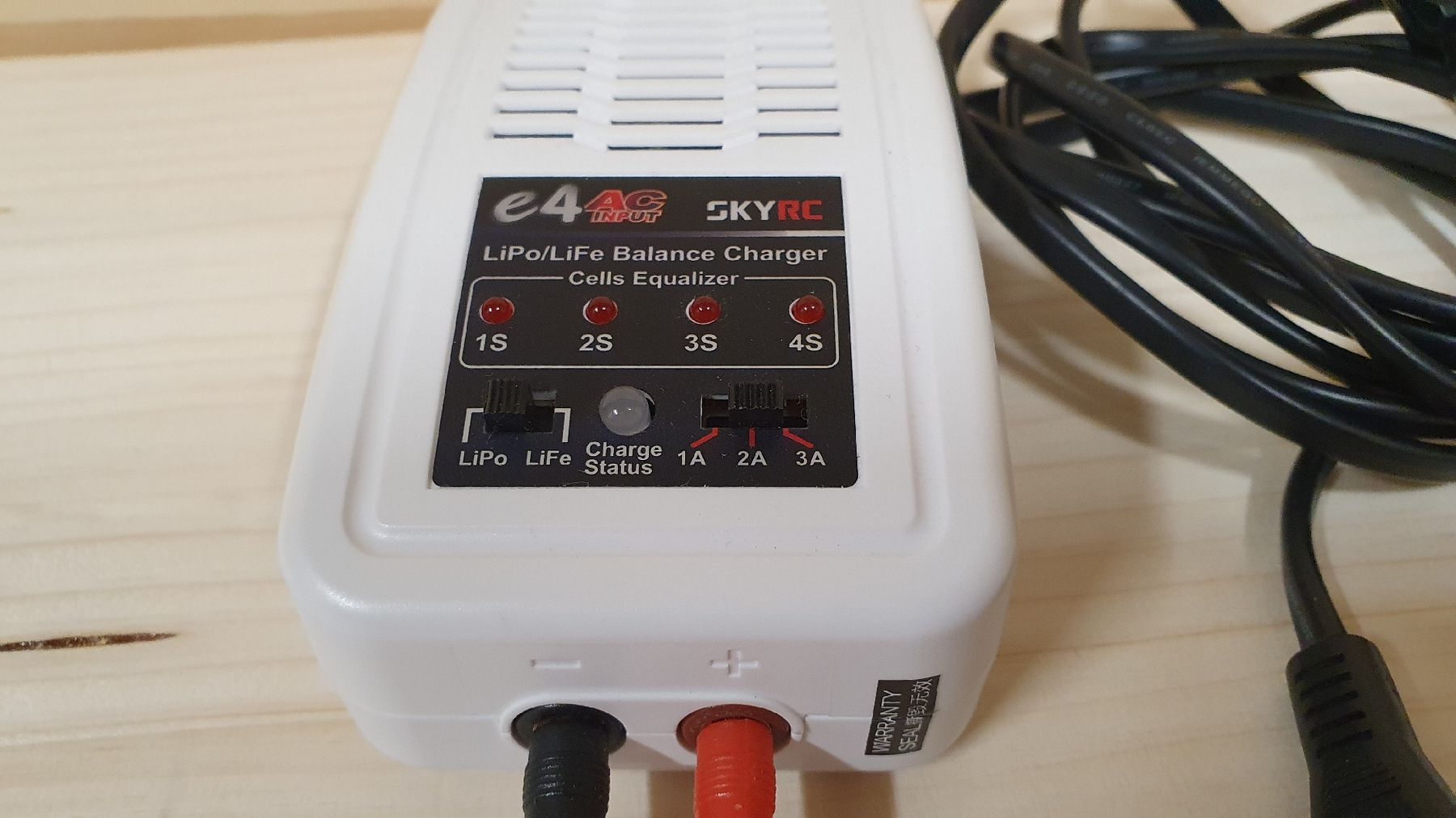 Batterie, Caricabatterie & Alimentatori: SKYRC e4 AC LiPo Ladegerät – Usato da Bolligen venduto da BXB12 1