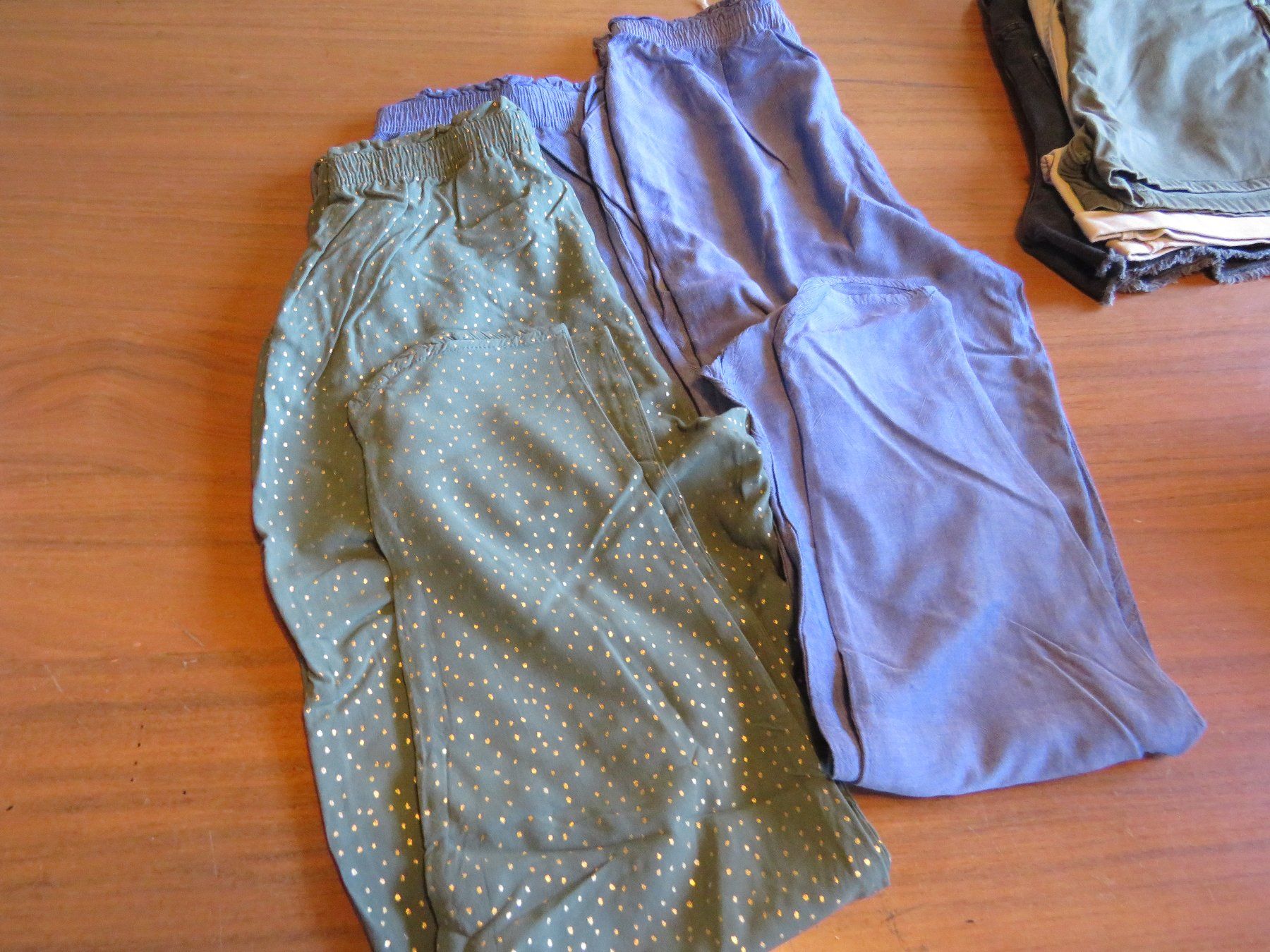 Lotti & Set di vestiti: Kleiderpaket Mädchen ab Gr. 152-164 – Usato da Luthern venduto da floluli 5