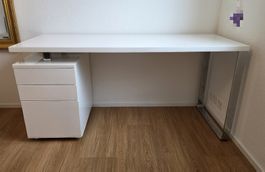 Schreibtisch weiss mit Schubladenschrank