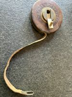 Massband Leder Gehäuse Holz Messing mit Aufrollmechanismus