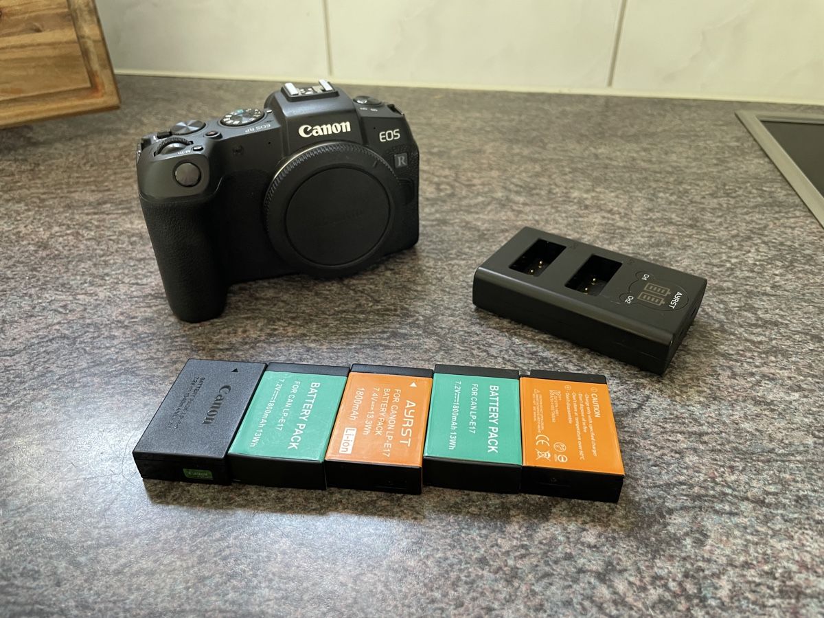 Canon Fotocamera: Canon EOS RP Body mit 5 Akkus – Usato da Dottikon venduto da JP_13 4