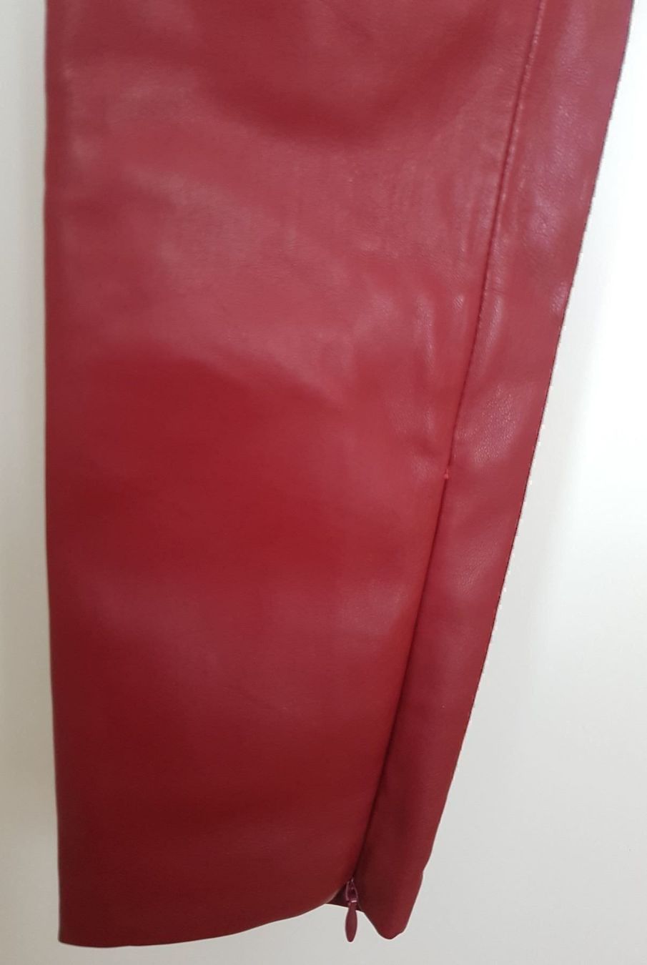 Pantaloni: Hose Kunstleder von Mango – Nuovo (secondo la descrizione) da Küsnacht ZH venduto da 2011_ 5