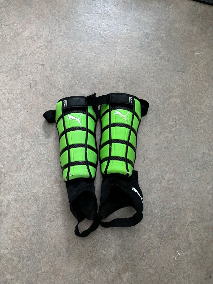Puma Schutz & Schoner: Fussball Schienbeinschoner – Gebraucht aus Zollikerberg von JvD0211 1