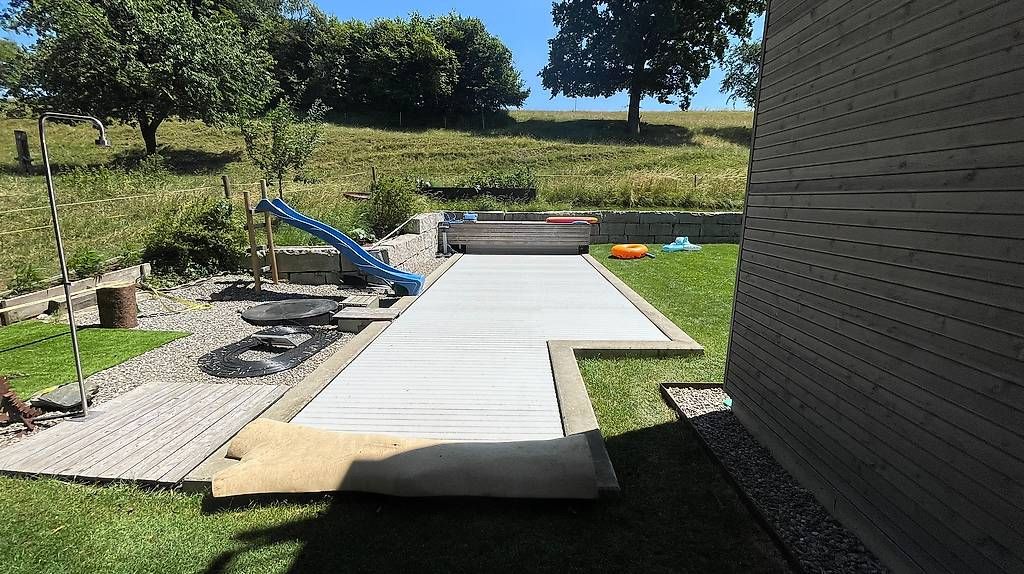 Altro Materiale elettrico: Automatische Poolabdeckung mit Fernbedienung – Usato da Busswil/BE venduto da roger220673 2