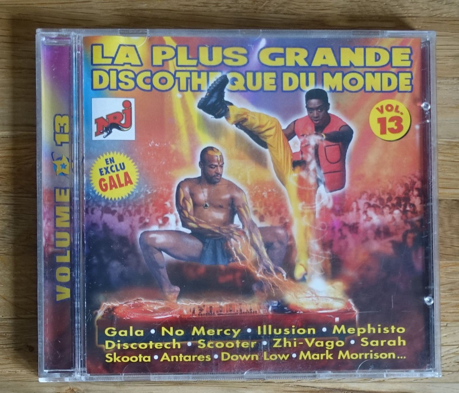 CD: La Plus Grande Discothèque Du Monde Vol.13 - F18 – Usato da Sessa venduto da fraenklishop