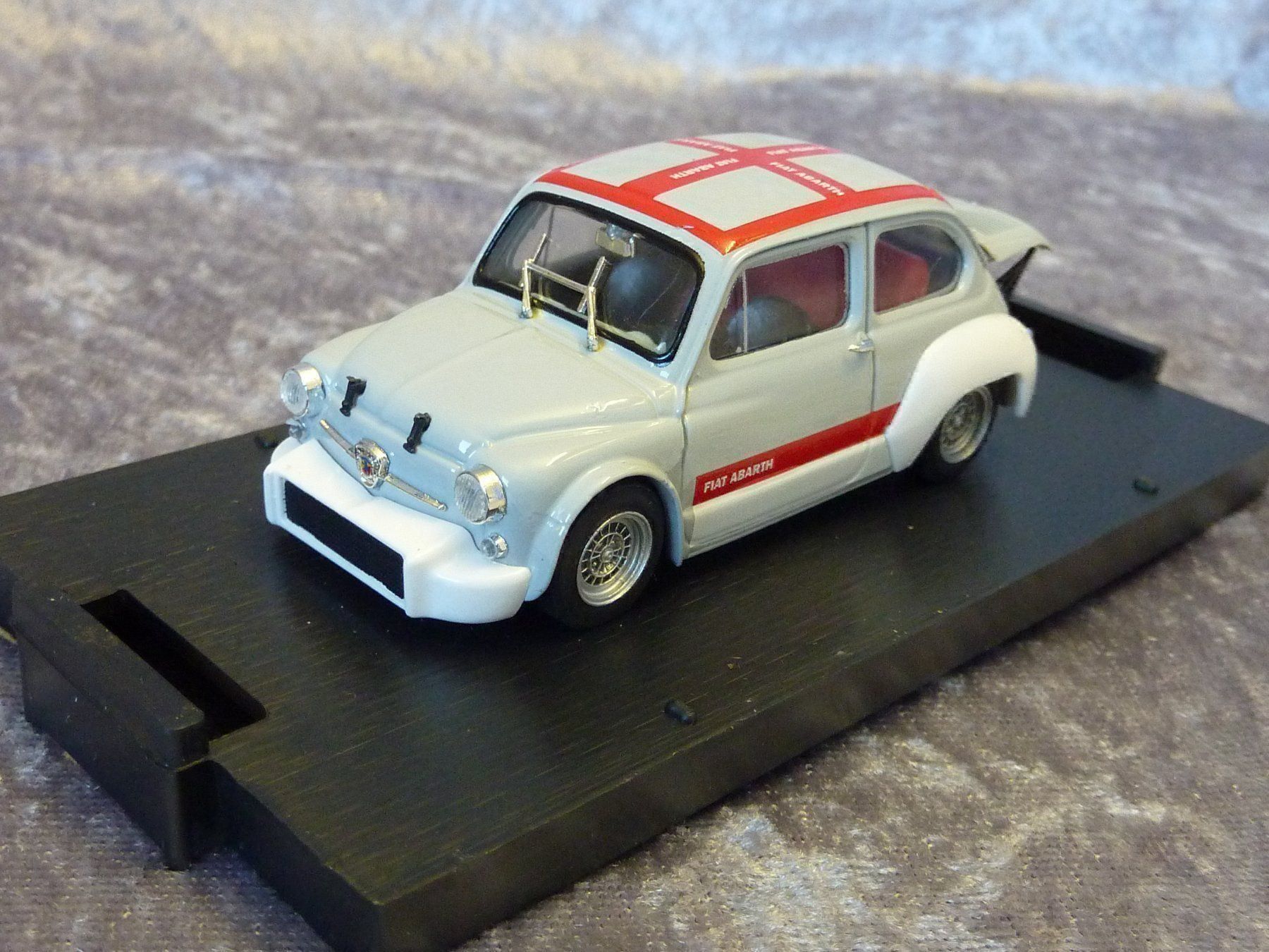 Fiat Modellini d'auto: Fiat Abarth 1000  1970  1:43 – Nuovo e nell'imballaggio originale da Dürrenäsch venduto da modellautos4you 1