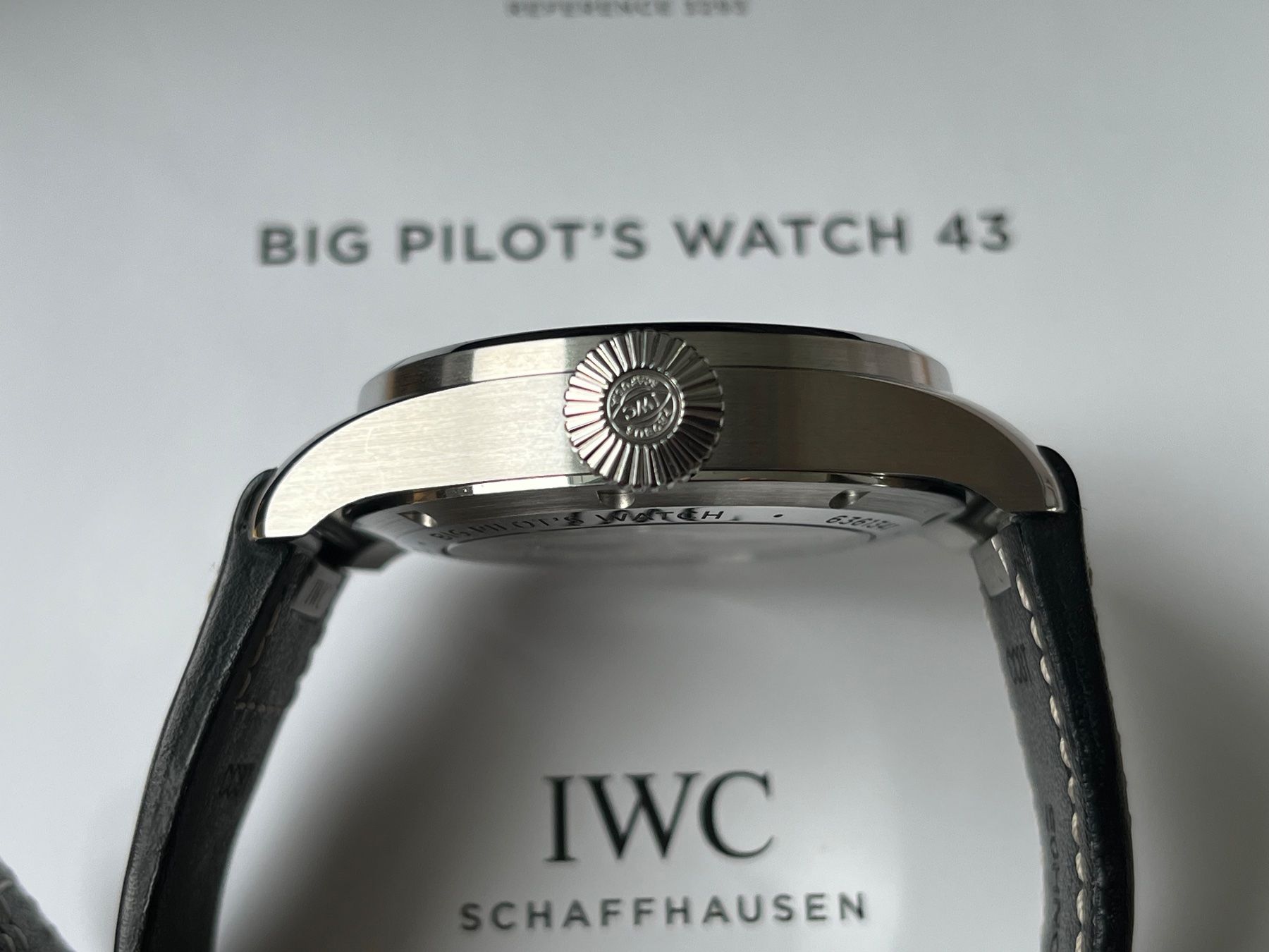 IWC Uhren: IWC Big Pilot 43 Fullset mit Garantie – Gebraucht aus Birsfelden von Mynos 8