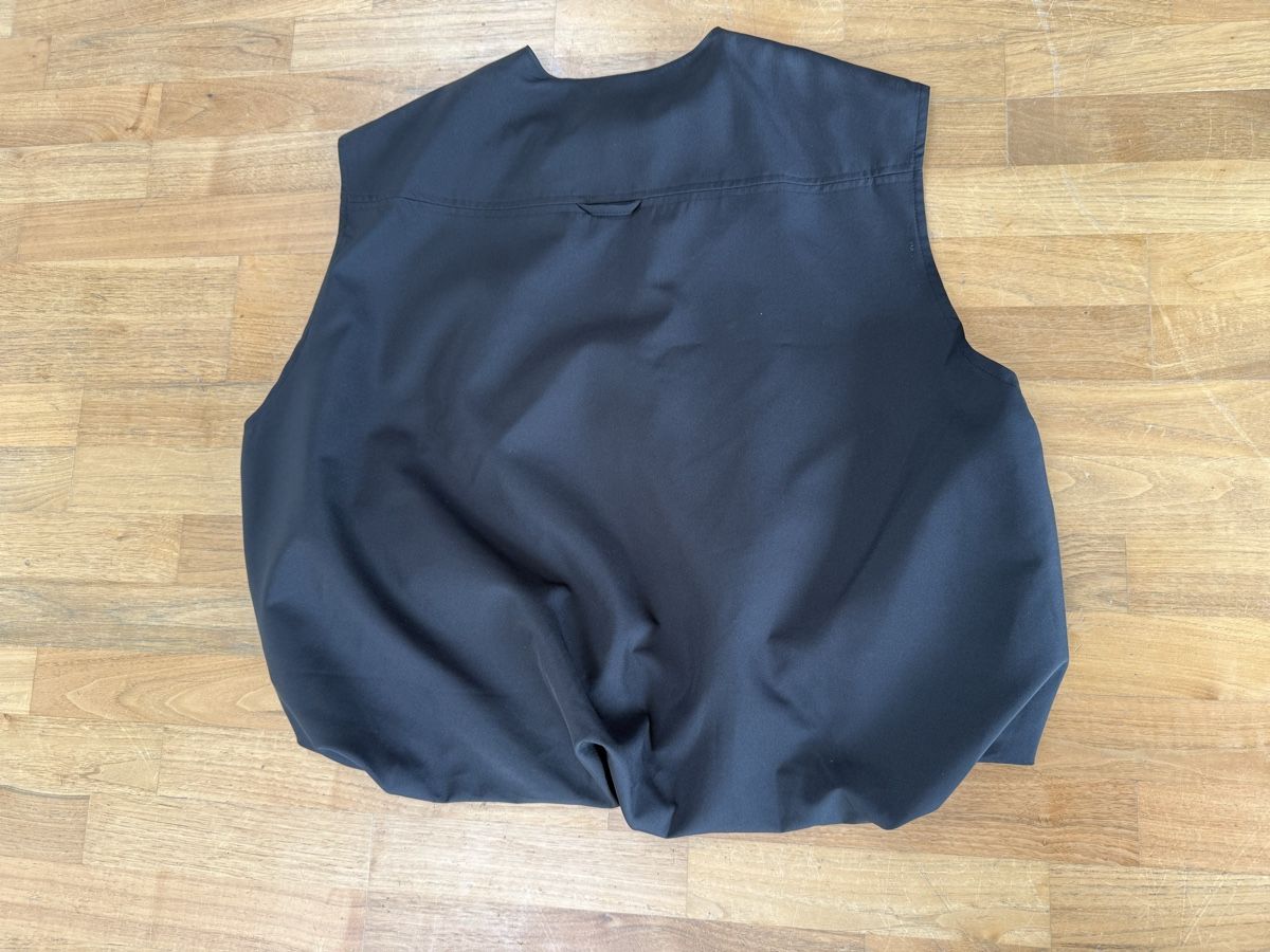 Gilet & Giacche senza maniche: Gilet Schwarz L – Usato da Lugnorre venduto da jettsett 4