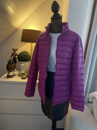 Leichte Damen-Daunenjacke – Stilvoll und Funktional