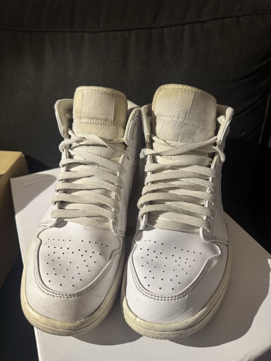 Jordan Chaussures hommes: Air Jordan 1 Mid weiss EU 42.5  – D'occasion à Chur par ropa68 2