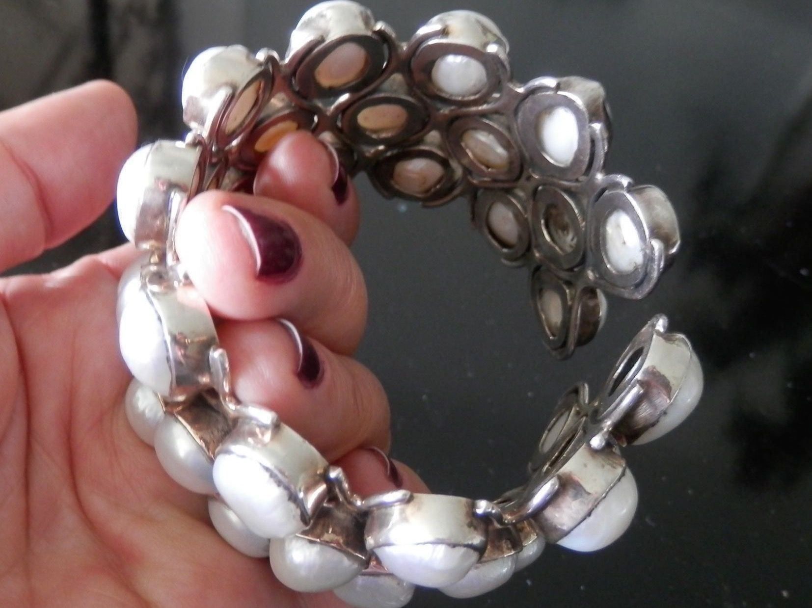 Llan Valls Joies Bracciali & Braccialetti: UNIKAT!! Natural Mabe Pearls Solid 925 Sterling Silver Cuff – Usato da Birsfelden venduto da Brut 6