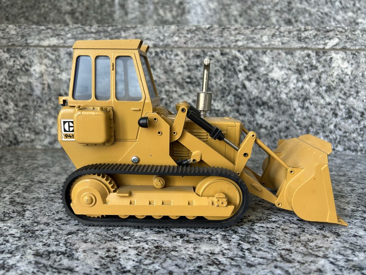 Caterpillar Kit di modellismo & Modellini statici: Cat 941, 1:24 , NZG – Usato da Horw venduto da Tigercat635 2