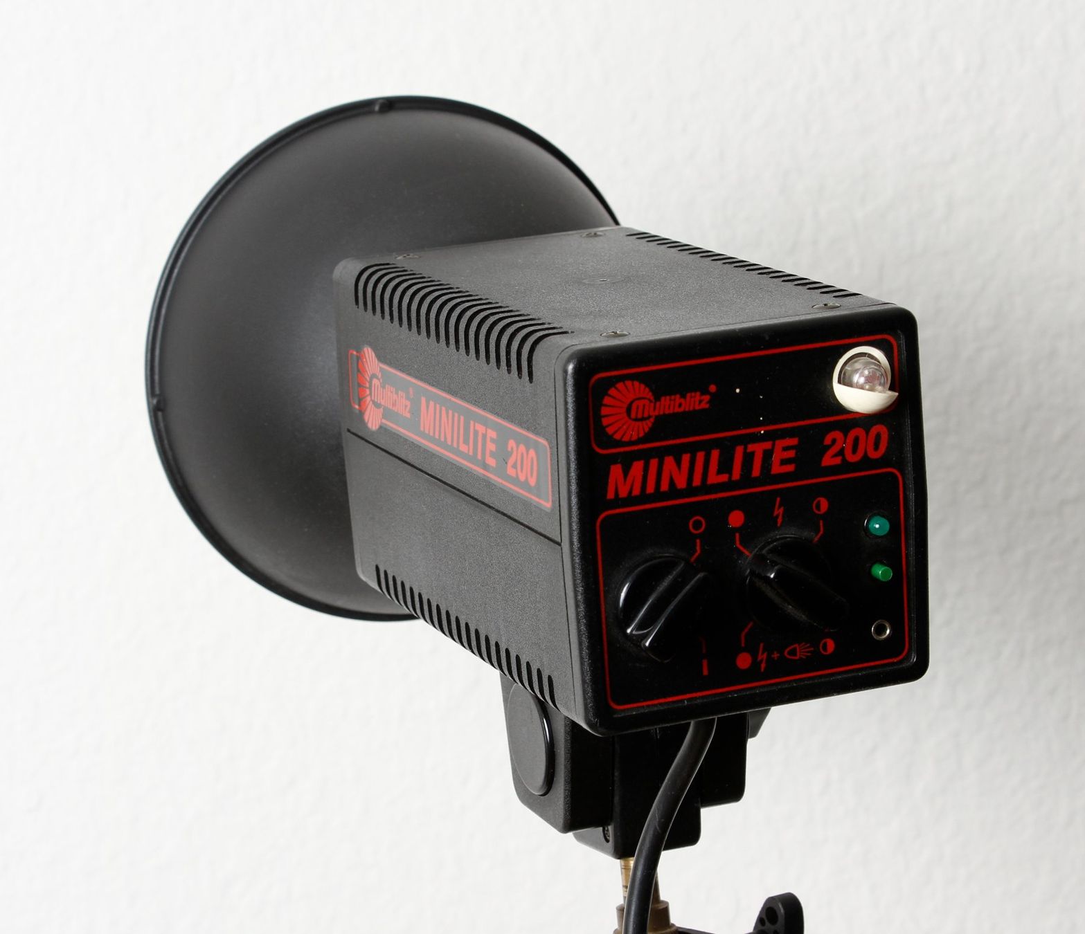 Flash: Studio-Multiblitz 200 Minilite – Usato da Bülach venduto da airbone 2