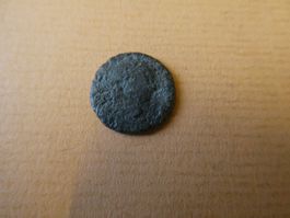uralte Bronzemünze    14 mm     1.17 g