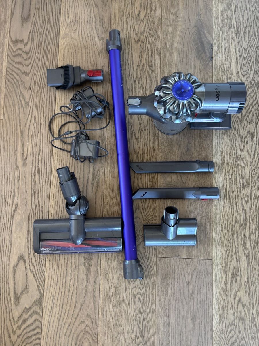 Dyson Aspirateurs & Accessoires: Aspirateur Dyson usagé avec accessoires – Défectueux à Genève par bha_jcf5