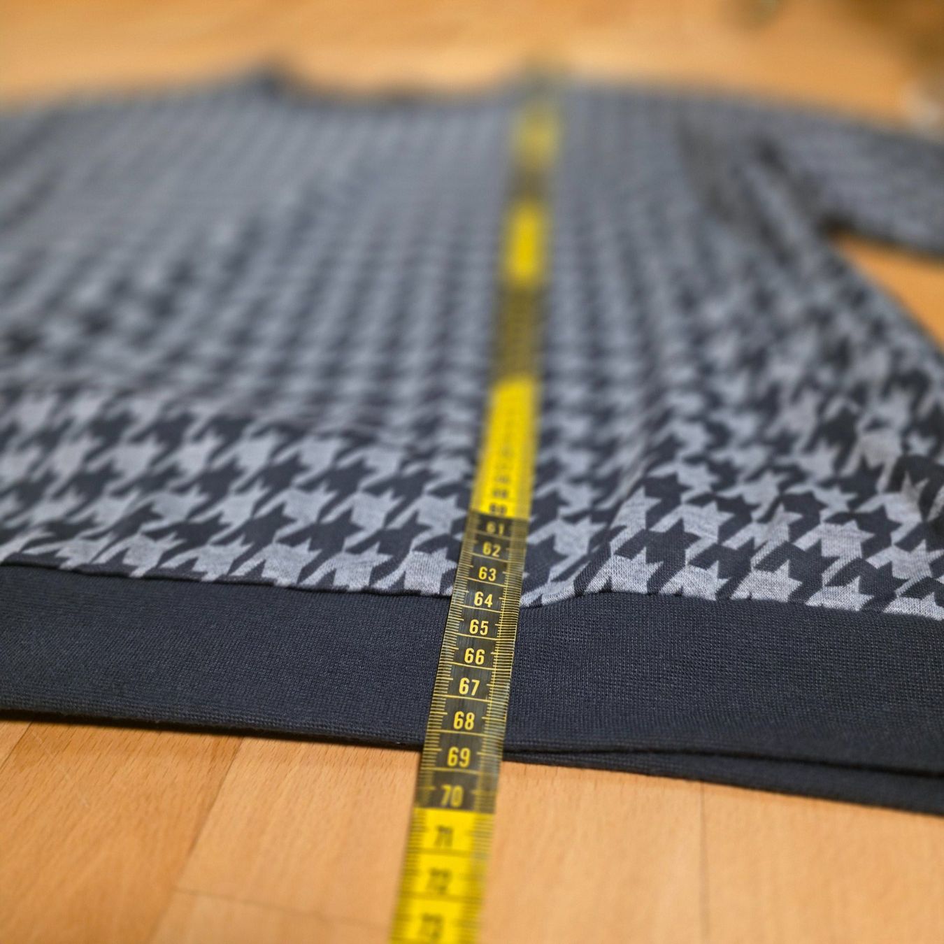 Pullover & Sweatshirts: Pullover mit Hahnentrittmuster – Tchibo Essentials XL – Gebraucht aus Wald ZH von CapLux 8