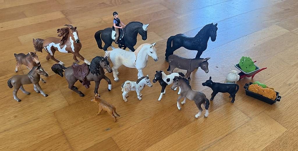 Schleich Giocattoli: Schleich Pferde und weitere Tiere – Usato da Schliern b. Köniz venduto da Karin7