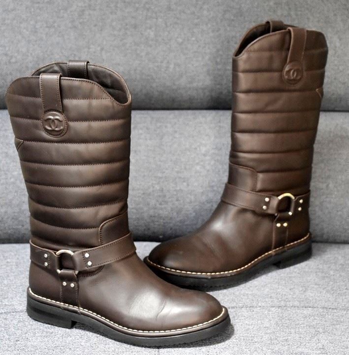 Chanel Scarpe da donna: Boots / Bottes Chanel 38 – Usato da Collonges venduto da Auganien