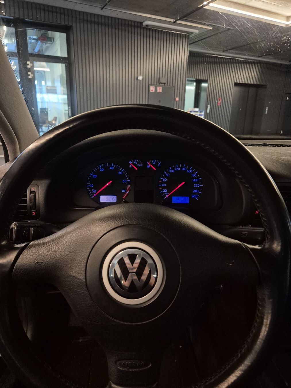 VW Automobili: VW Passat 2.3l V5 4Motion mit MFK – Usato da Winterthur venduto da sunaj.fejzi 5
