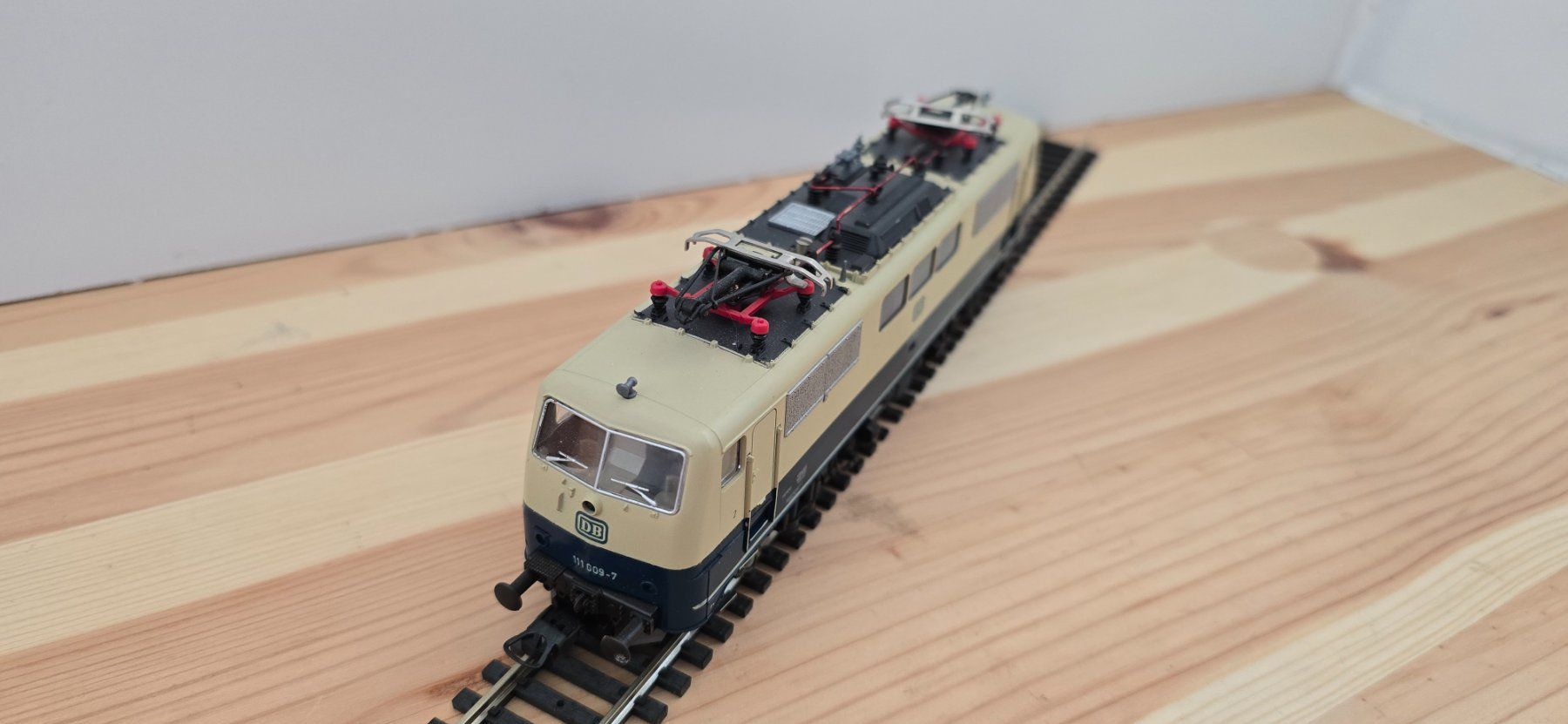 Roco Modellini di ferrovie: Roco H0 4133 E-Lok BR 111 009-7 DB DC – Usato da Büsserach venduto da ModellbahnDepot 5