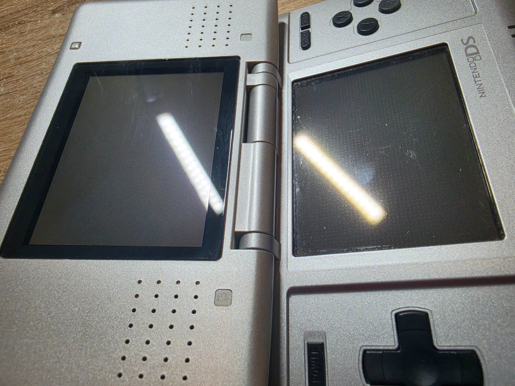 Nintendo Console: Nintendo DS in grau – Usato da Sempach venduto da Knuckles17 3