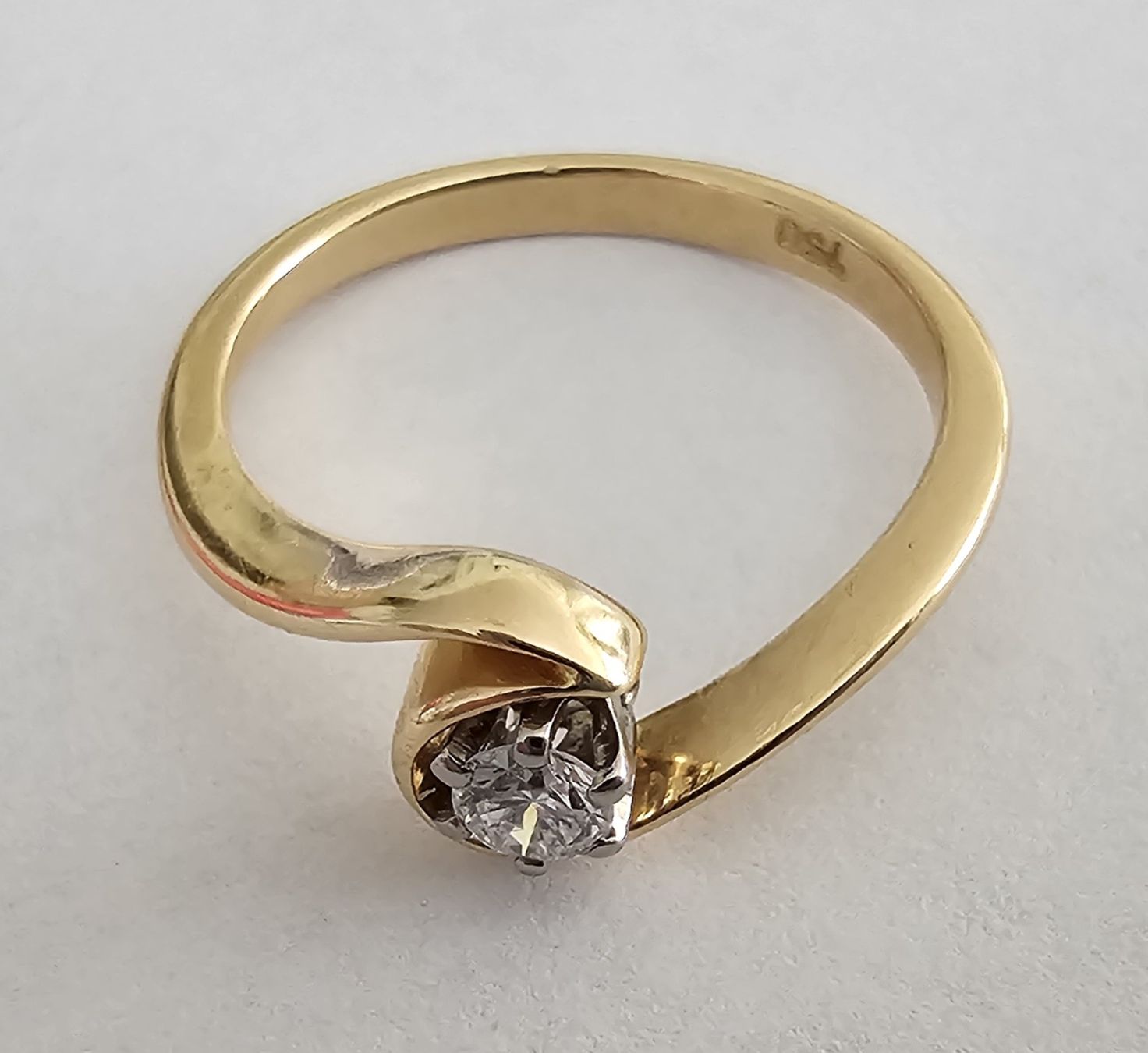 Ringe: Goldring mit Brillant 750, 18k – Gebraucht aus Grosshöchstetten von Chaotik-Reptil 2