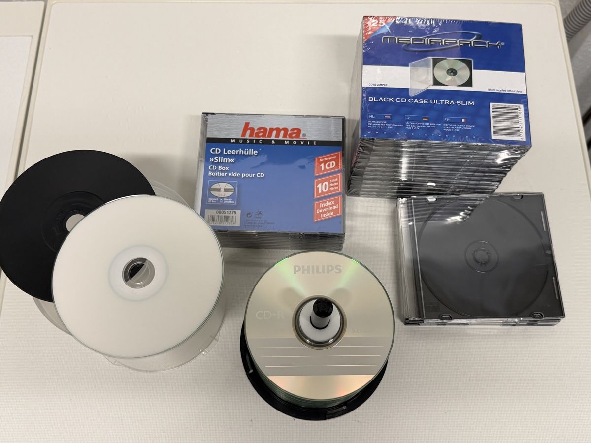 CD & DVD vergini: CD à graver et boîtes slim  – Nuovo (secondo la descrizione) da La Russille venduto da Festler